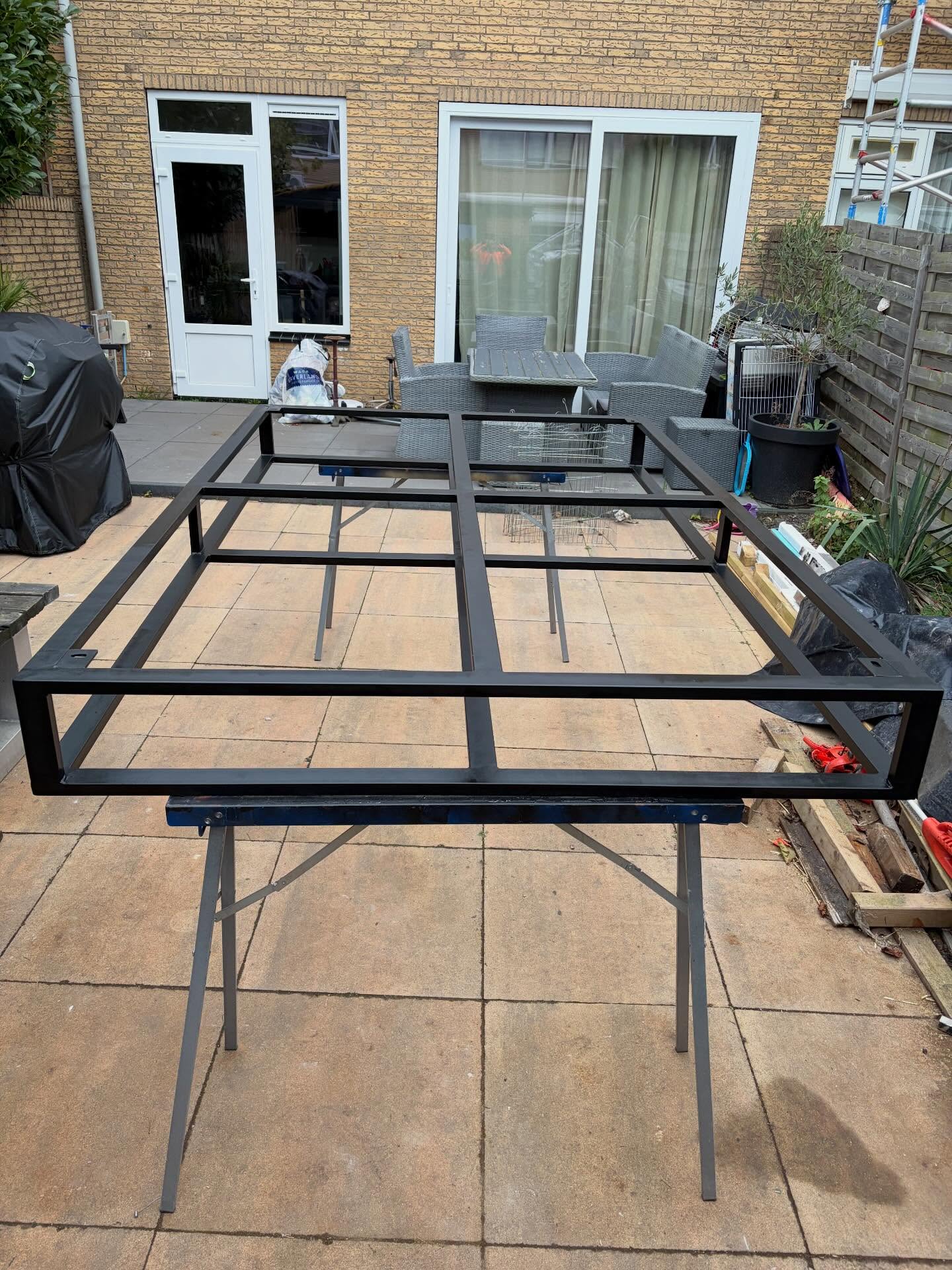 Frame voor open haardhout
