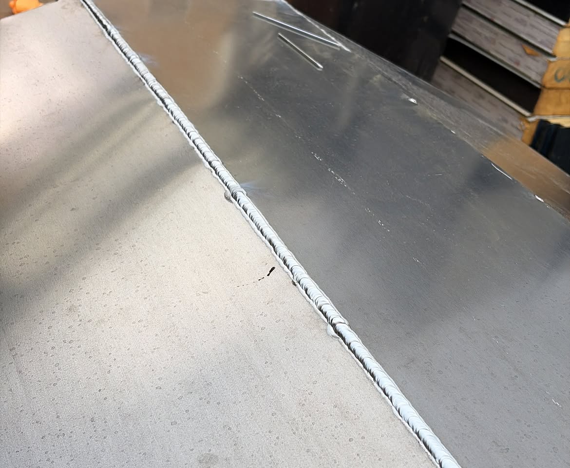 Aluminium brandstoftank reparatie foto 6