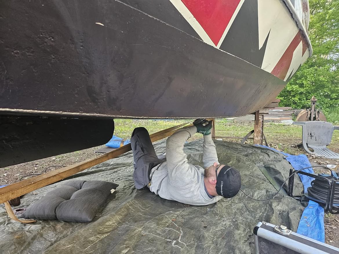 Spoedreparatie vissersboot foto 4