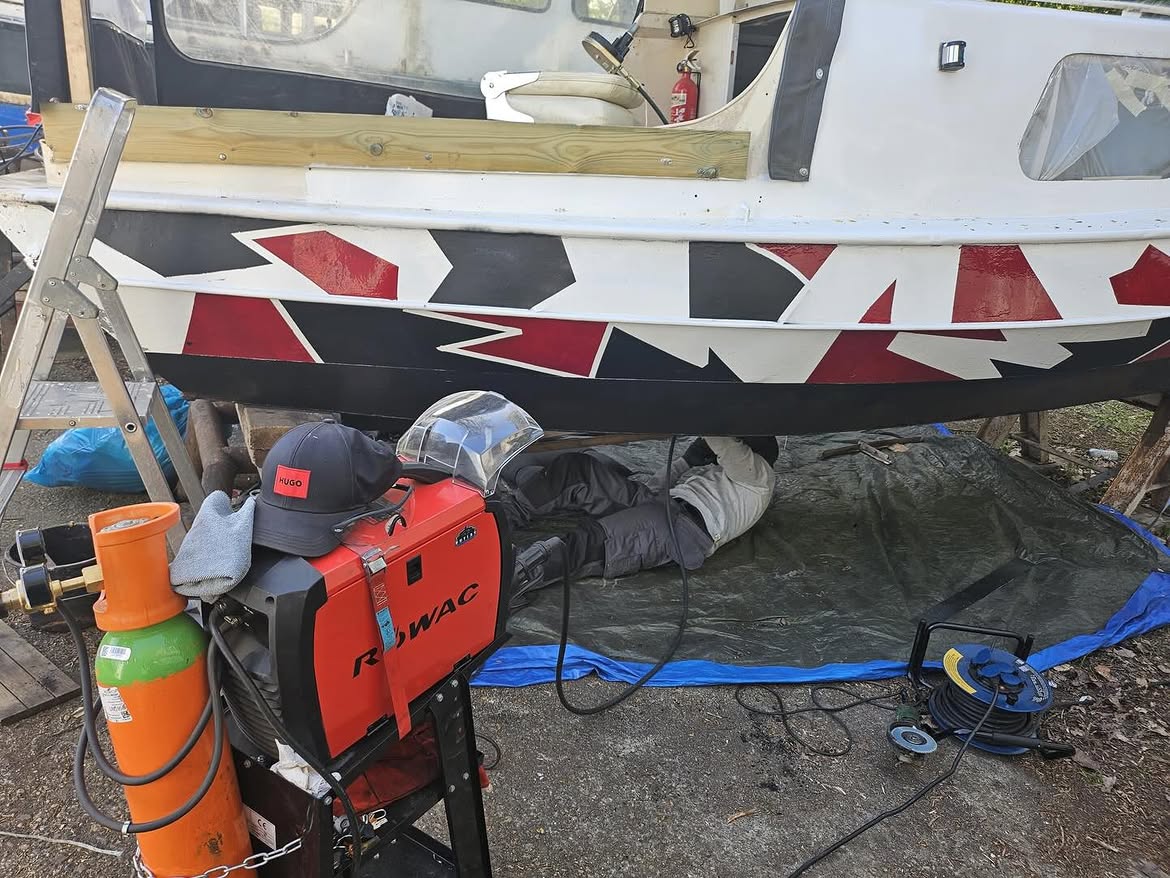 Spoedreparatie vissersboot foto 3